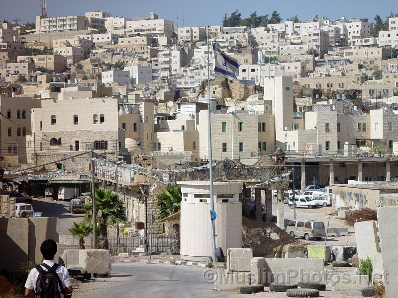 Checkpoint near the Ibrahimi mosque